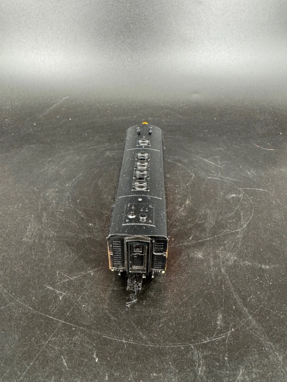 Life-Like Ho Scale F-7 Milwaukee Road 111C Locomotive